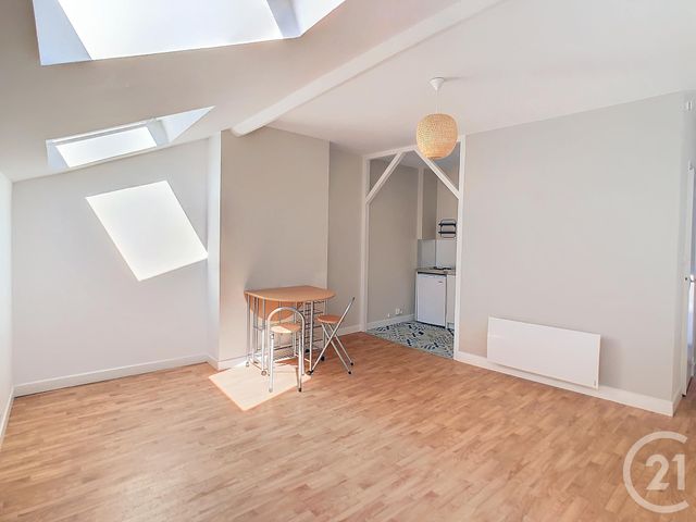 Appartement F2 à louer - 2 pièces - 35.0 m2 - NANCY - 54 - LORRAINE - Century 21 Joël Pierre Immobilier